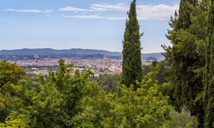 Fiesole Villa | Panoramic and independent villa surrounded by greenery one step from Florence