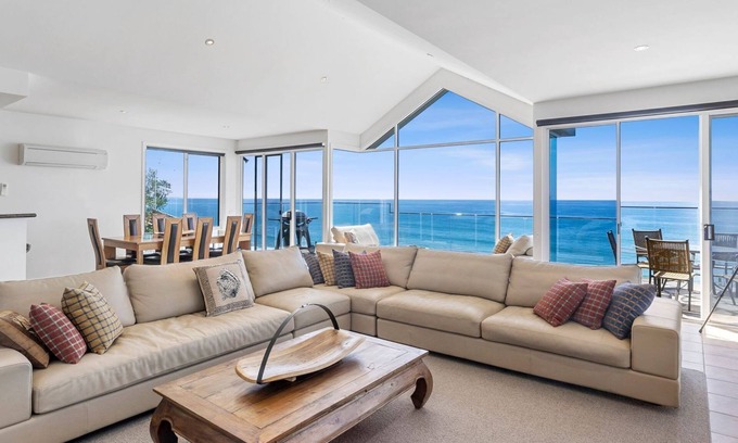 Lorne House | Panoramic Dream - Beach Waves and Stunning Views