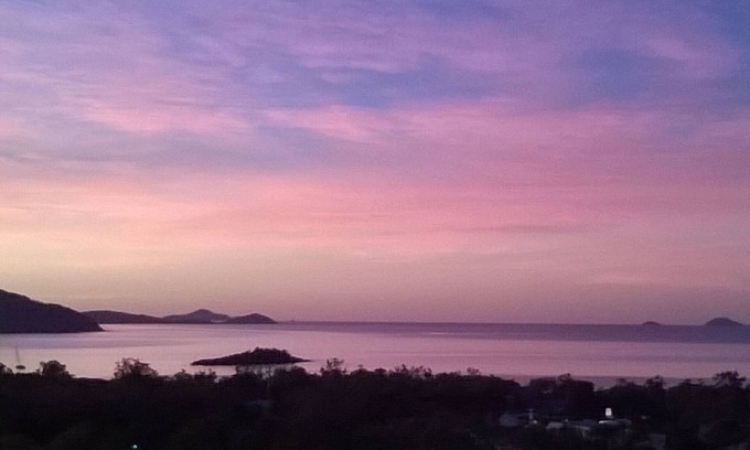 Cannonvale House | Panoramic Island & Ocean Views. Great for Family's & Groups. 2 minutes to Beach