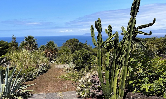 Sao Roque do Pico House | Panoramic Ocean Views from your Private Varand