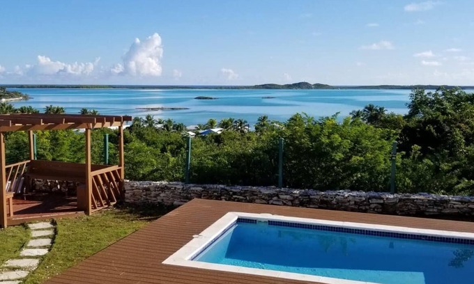 George Town House | Panoramic ocean view luxury villa with pool, few minutes walk to Palm Bay Beach