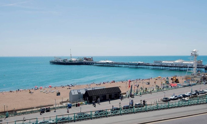 Seafront Apartment | Panoramic Sea Views, Central, Free Private Parking Space Off Street