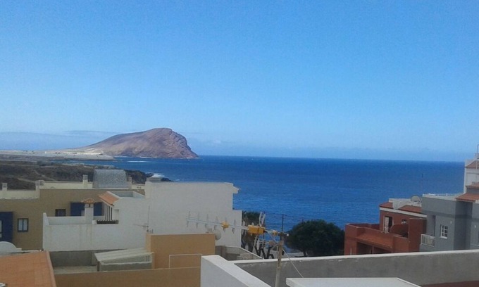 Los Abrigos Apartment | PANORAMIC STYLE APARTMENT NEAR THE SEA
