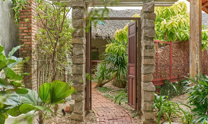 Hoi An House | Pao Homes - Arch House,1’ to the sea