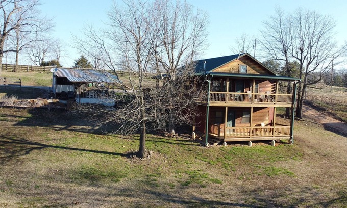 Compton Cabin | Papa Bear Log Cabin at the Buffalo River
