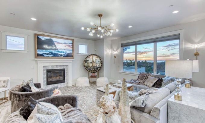 Grover Beach House | Papillon House a luxury escape with sunset ocean-view rooftop deck