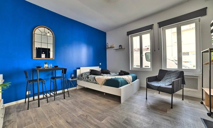 Saintes Apartment | Paradis Bleu - Hypercentre, 4K TV, Netflix, Fibre