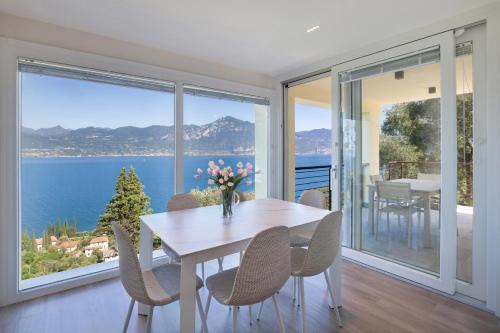 Torri del Benaco Apartment | Paradise Apartment With Pool