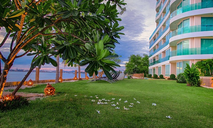 Bang Lamung Apartment | Paradise Ocean View Beach Front Condominium In Pattaya