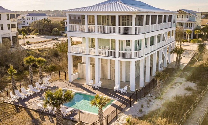Pawleys Island House | Paradise Point: Luxury Beachfront Home with Views