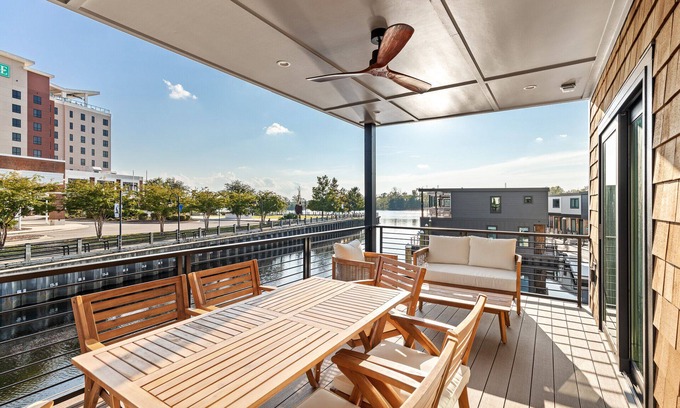 River District Apartment | Paradise @ The Cove Riverwalk Villas