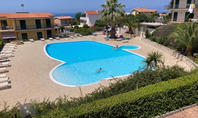 Scalea Apartment | Parco Meridiana ****