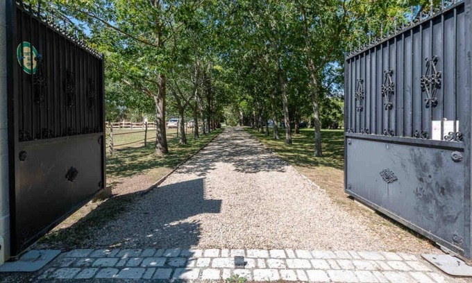 Conflans-sur-Loing House | Parenthèse 2 Country chic groups with pool