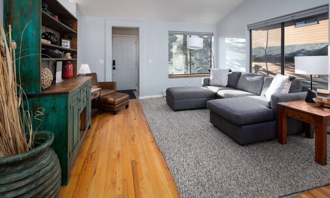Park Forest Estates House | Park Forest Elk Den Townhome: Hot Tub, Dog Friendly, On Shuttle Route