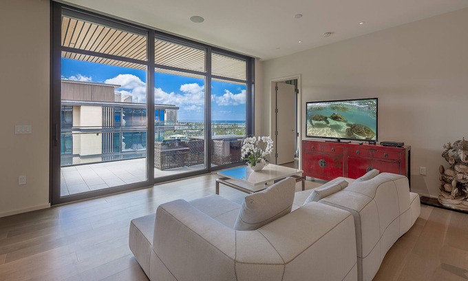 Ala Moana Condo | Parklane Luxury Penthouse 2Bedroom 2.5bathroom unit!