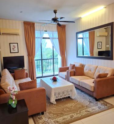 Batu Ferringhi Apartment | Partial Seaview with Wifi, Batu Ferringhi