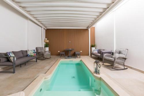 Squinzano Villa | Pasitea Luxury Suite by BarbarHouse