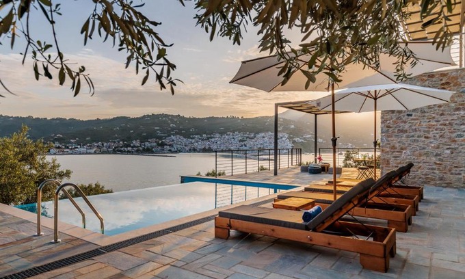 Skopelos Villa | Pasithea Skopelos Retreat