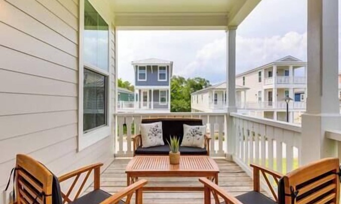 Pass Christian House | Pass Christian Vacation Rental < 1/2 Mi to Beach!