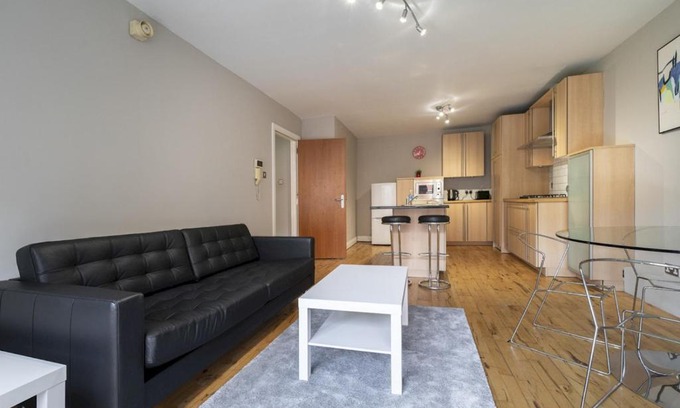 Belfast Central District Apartment | Pass the Keys Amazing City Centre Apt w Balcony Free Parking