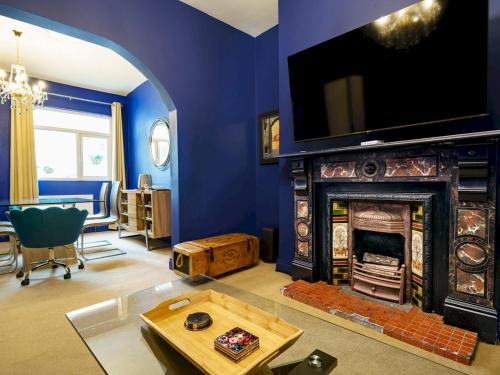 Gaeltacht Quarter House | Pass the Keys Beautiful Spacious 4 Bed Historical W. Belfast