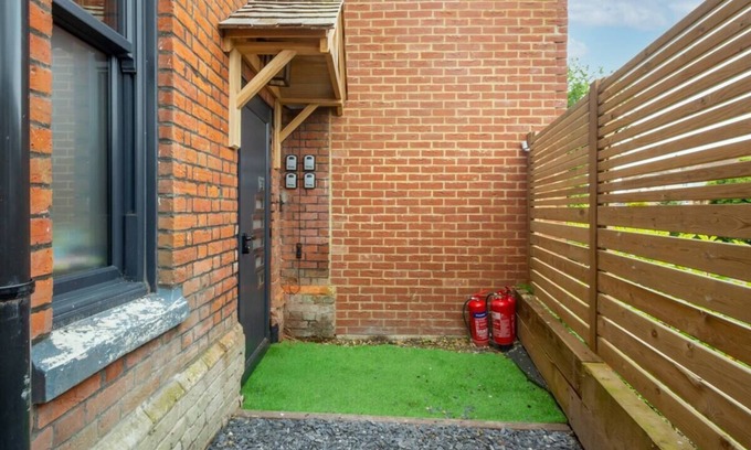 Petham Apartment | Pass the Keys | Larkey View a Tranquil Space for Two