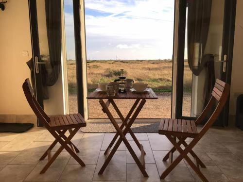 Dungeness Apartment | Pass the Keys Mistral Coastal Cabin - Dungeness sleeps 23