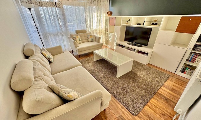 Streatham Hill Apartment | Pass the Keys | Sleek & Bright balcony Flat| Perfect Escape London