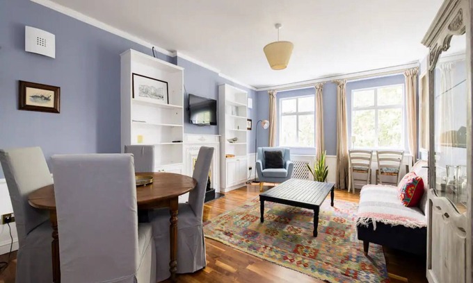 Queen's Gate Apartment | Pass the Keys | Spacious and central 2 bedroom flat in Chelsea