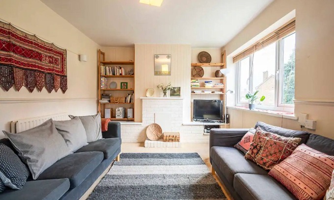 South Camberwell Apartment | Pass the Keys | Spacious 2Bed flat Camberwell London