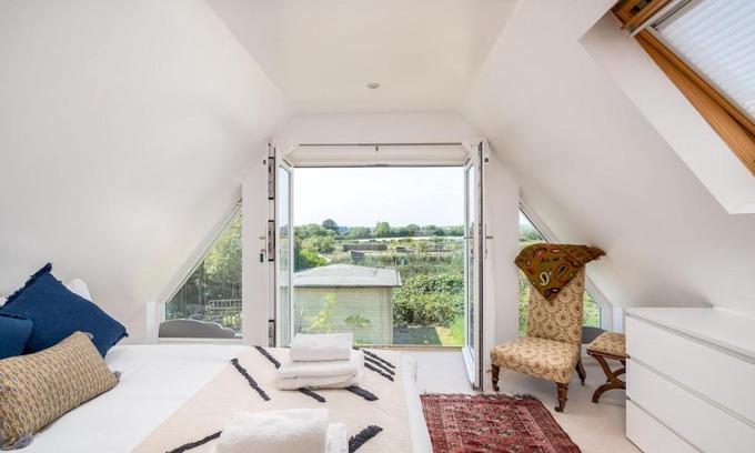 Hartwell House | Pass the Keys The Sculptors Cottage