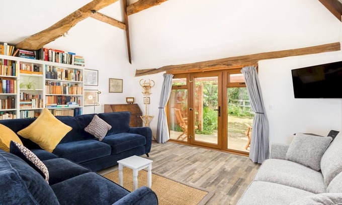 Hampton Lucy House | Pass the Keys | The Writer's Retreat