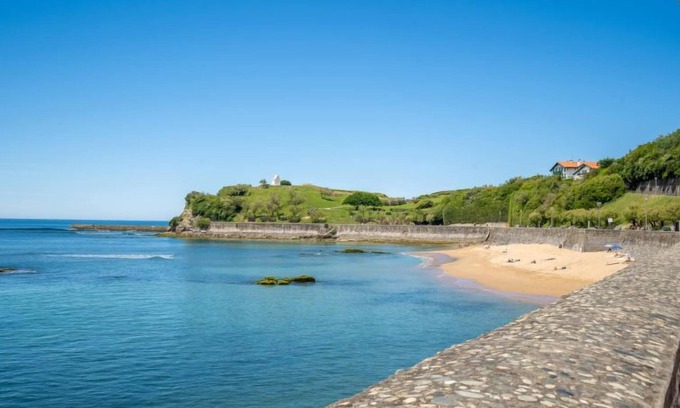 Ciboure Apartment | Passage de l'escalier by Interhome