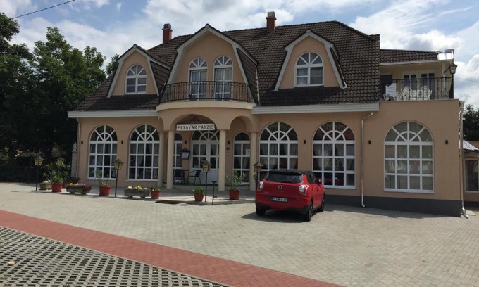 Gyongyospata Bed & Breakfast | Patavár Panzió Étterem ***