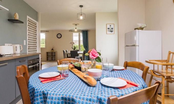 Sainte-Mere-Eglise Cottage | Pauline's Cottage: Cozy home with garden and fireplace in Sainte-Mère-Église