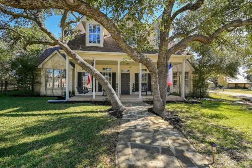 Dripping Springs House | Peabody Ranch Luxury Home W/Pool, Hot Tub, Fire Pit!