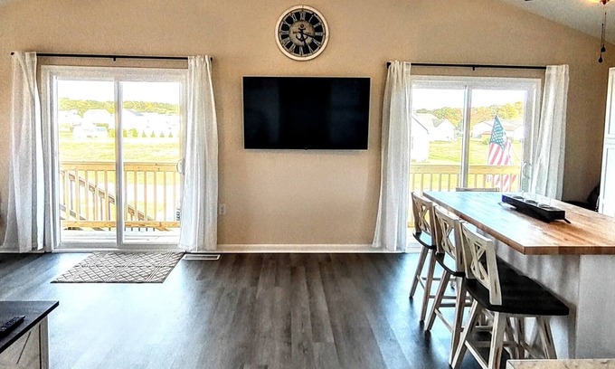 Captain's Cove House | Peace and serenity awaits you! Just 20 minutes to Chincoteague!
