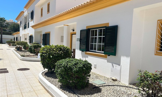 Castelo Apartment | Peaceful 1BR Garden Apartment with pool, WiFi, Gale, Albufeira