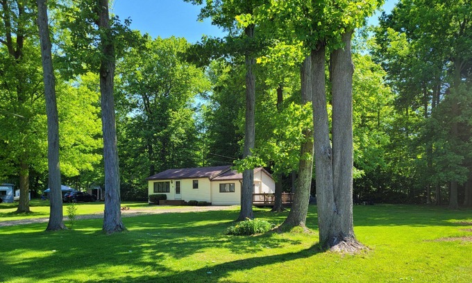 Pymatuning North Cottage | Peaceful 2 bedroom cottage close to the lake.