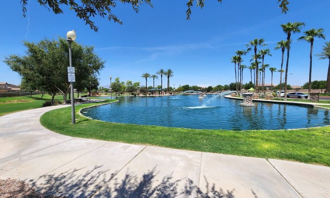 Maricopa House | Peaceful 3 Bedrooms Vacation or Business Retreat