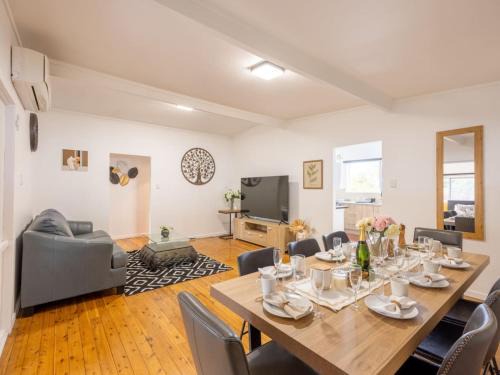 Wavell Heights House | Peaceful 3Beds Affordable Home near BNE Airport