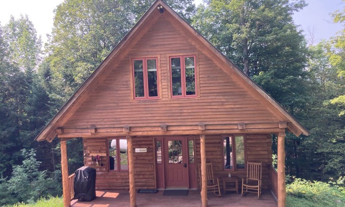 Waterford Cabin | Peaceful and Private Cabin near charming Saint Johnsbury Vermont