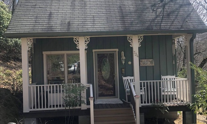 Tuckasegee Cabin | Peaceful Cabin in the Heart of the Appalachians!