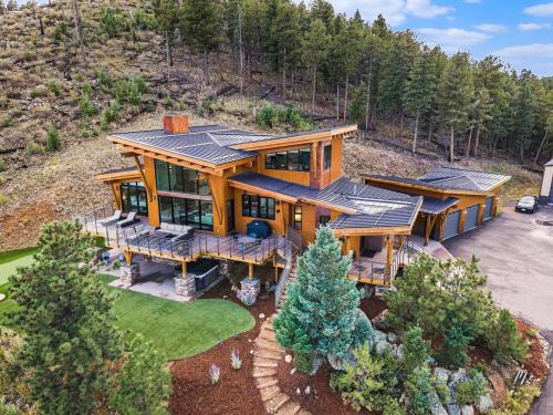 Bailey House | Peaceful Cabin W Hot Tub & Fire Pit