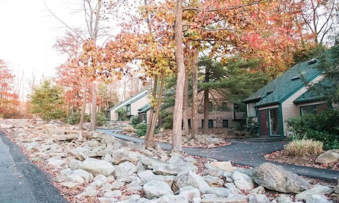 Farmington House | Peaceful Condo Duplex - Woodlands Getaway!