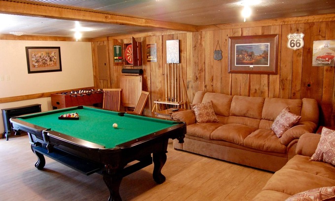 Saint Helens House | Peaceful Country Cottage with Game Room & Hot Tub