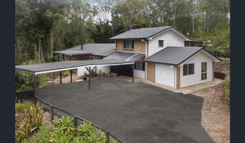 Wolfdene House | Peaceful Country Home Between Brisbane & GC