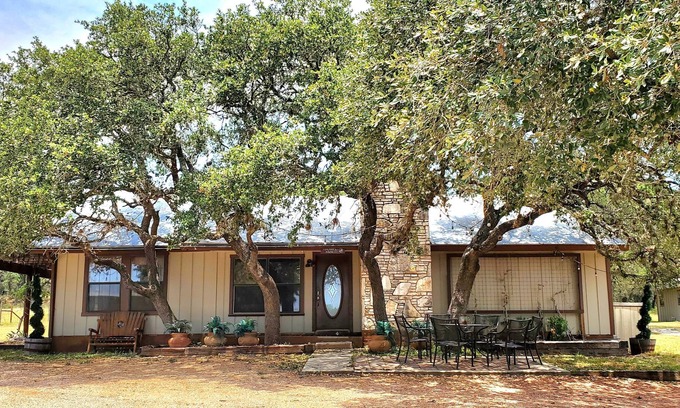Boerne Cabin | Peaceful Hill Country Cabin surrounded by nature