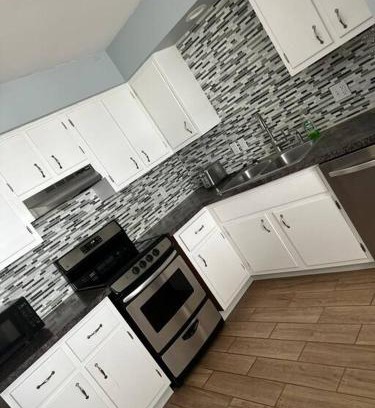 Lansing Apartment | Peaceful home away from home