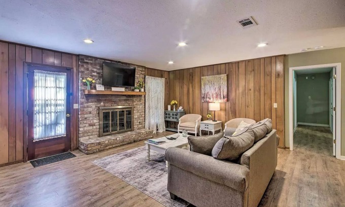 Tougaloo House | Peaceful Home, Colleges-Hospitals-Shops Close, Corporate Bookings Welcome